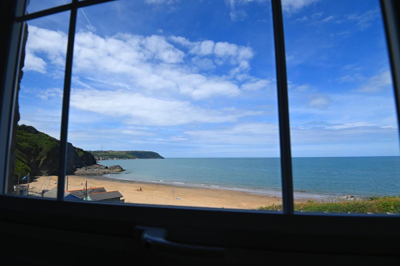 Ship Inn Aberporth Exterior photo
