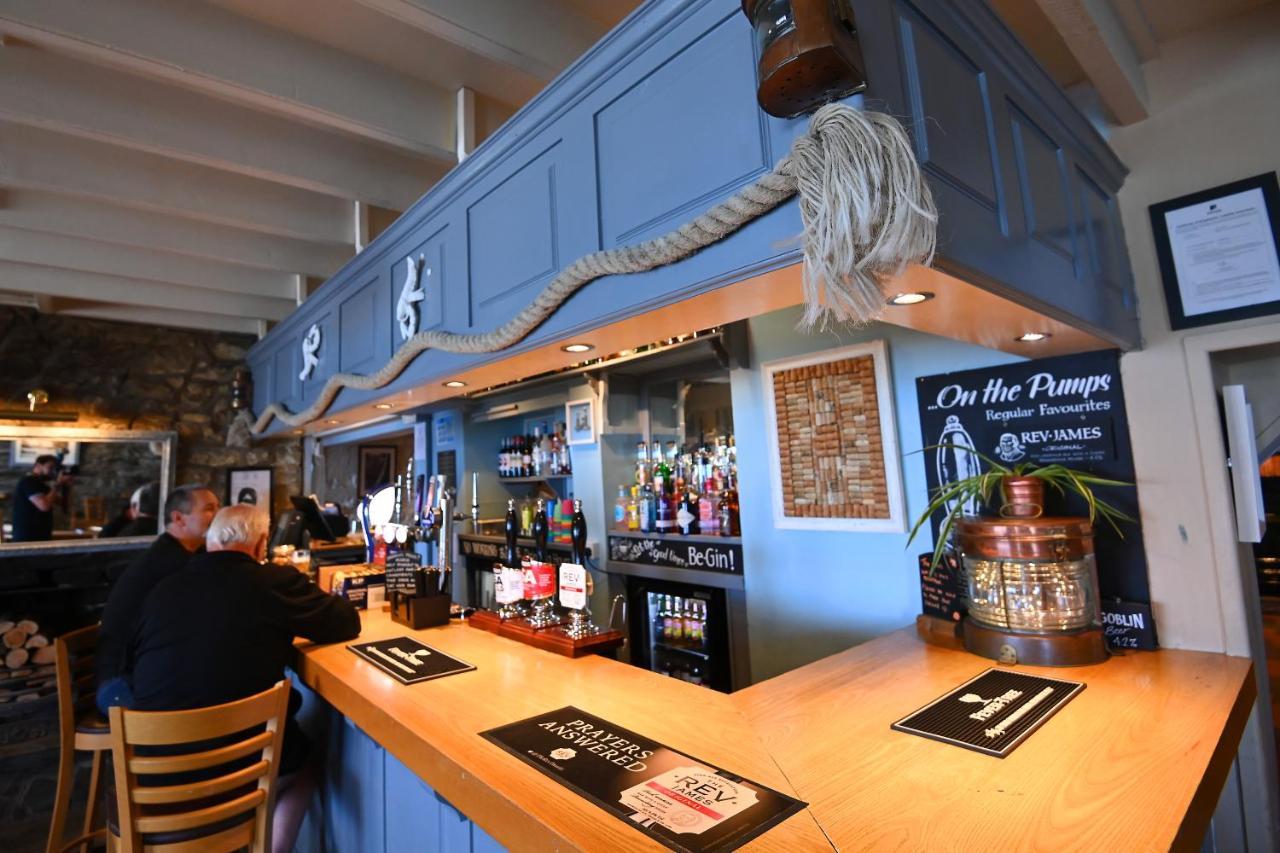 Ship Inn Aberporth Exterior photo