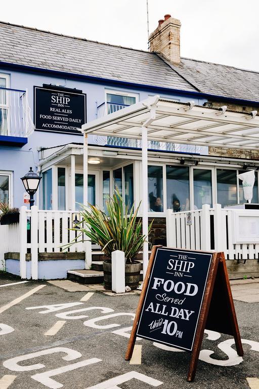 Ship Inn Aberporth Exterior photo